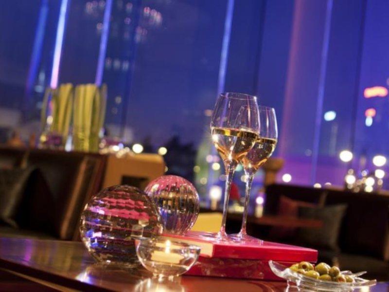 Renaissance Kowloon Hotel Hong Kong Esterno foto